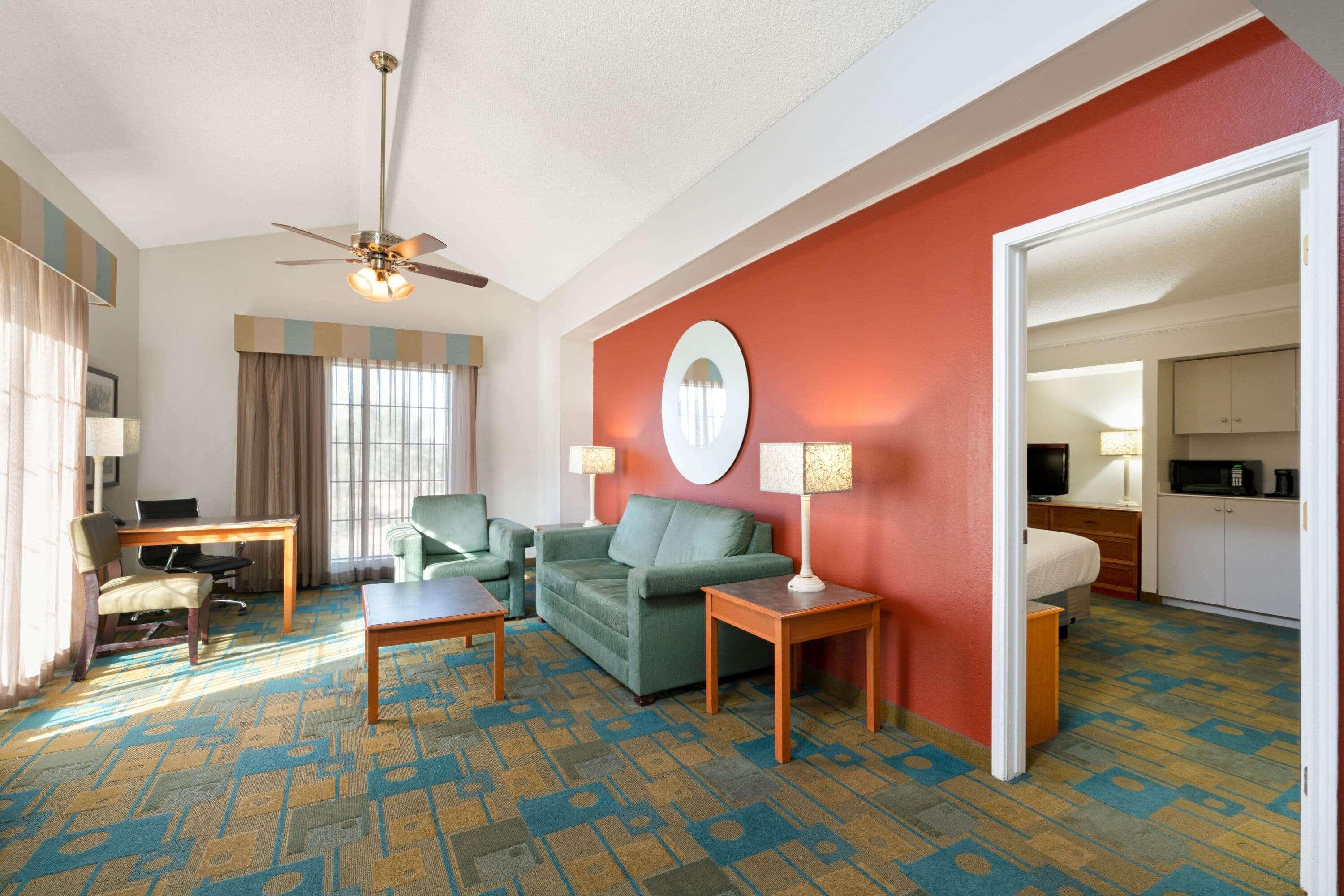 La Quinta Inn By Wyndham Phoenix Sky Harbor Airport Tempe Exterior foto