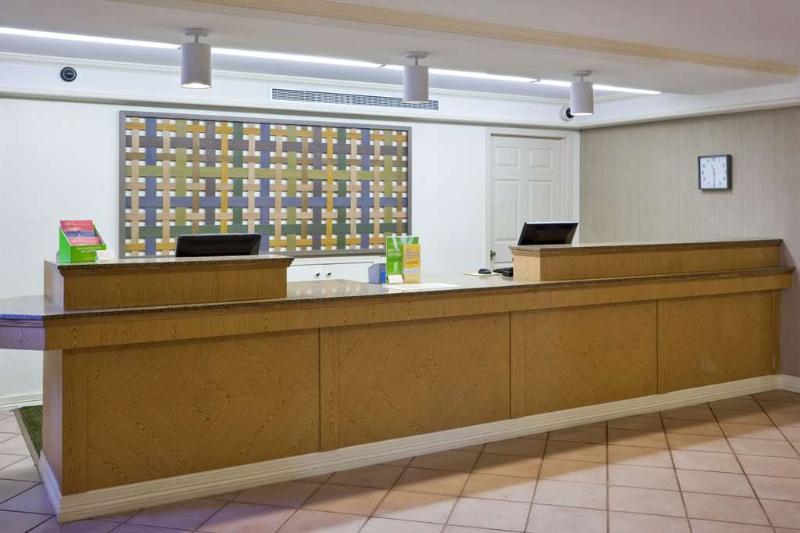 La Quinta Inn By Wyndham Phoenix Sky Harbor Airport Tempe Exterior foto